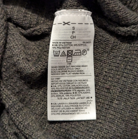 Set of 2 Old Navy Sweaters - Picture 6 of 7